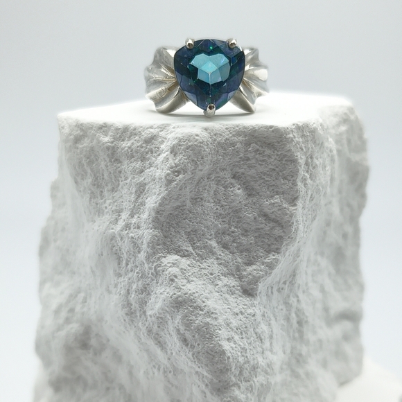 Vintage Sterling Silver Trillion Cut Mystic Topaz Ring Size 6 - Picture 14 of 14